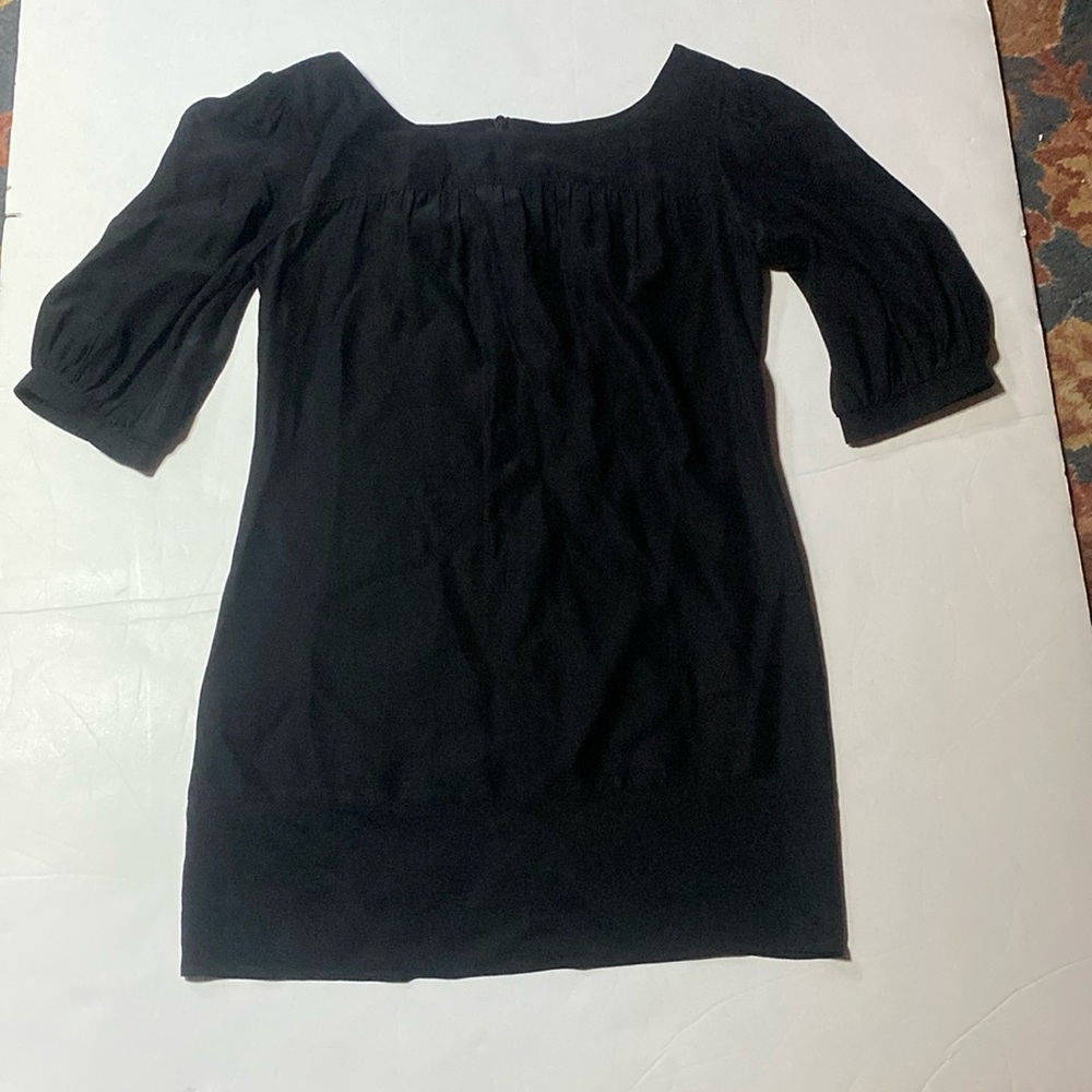 Amanda Uprichard. 100% silk. 15” pit to pit.‎